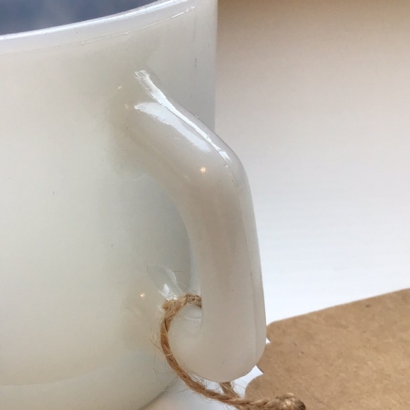 Vintage FireKing mug Blue Willow Anchor Hocking D handle made in USA stacking - Picture 7 of 7